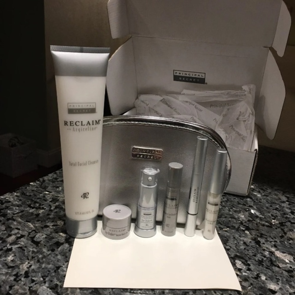 Victoria Principal Secret bag & Reclaim skin kit